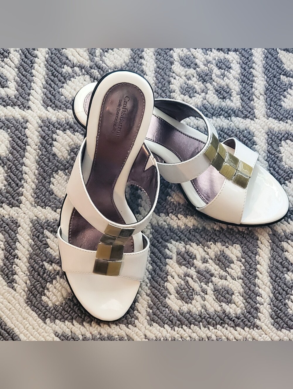 ❗️FINAL PRICE AND SALE❗️Croft&Barrow White Slip On Sandals - Picture 8 of 10
